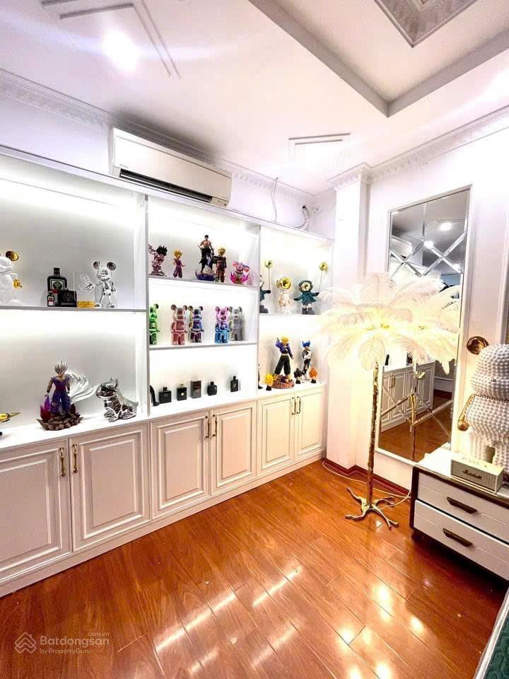 Cho thuê nhà 147 tân mai, 45m² x 8 tầng, 22 triệu, 5 ngủ, thang máy, ô tô, kinh doanh tốt, nhà đẹp.