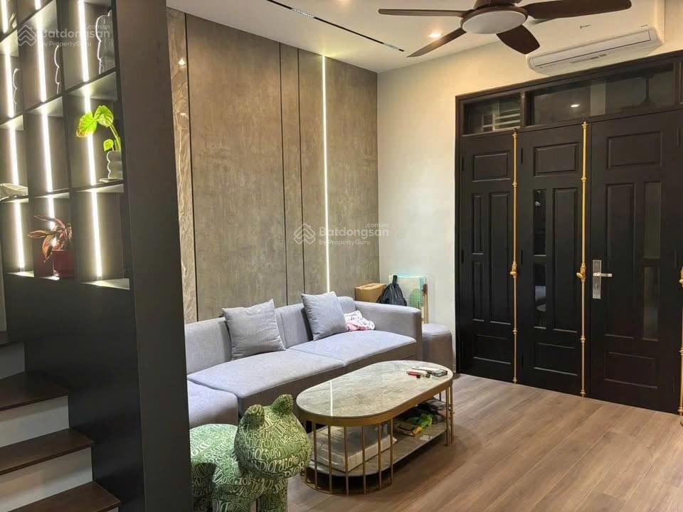 Cho thuê nhà 364 minh khai, 35m x 5 tầng, 14 triệu/th, 3 ngủ, full đồ, gần ô tô, nhà mới thoáng.