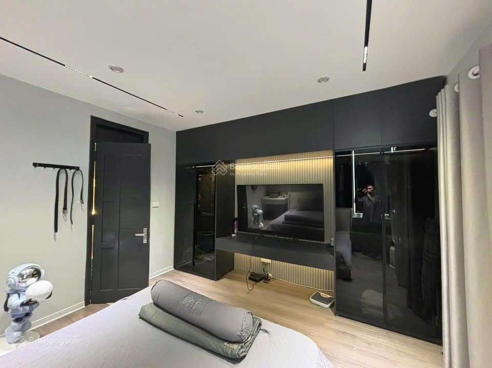 Cho thuê nhà 364 minh khai, 35m x 5 tầng, 14 triệu/th, 3 ngủ, full đồ, gần ô tô, nhà mới thoáng.