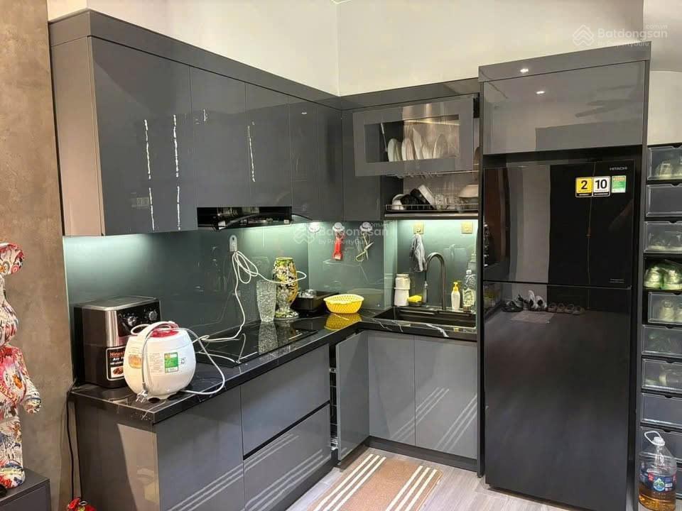 Cho thuê nhà 364 minh khai, 35m x 5 tầng, 14 triệu/th, 3 ngủ, full đồ, gần ô tô, nhà mới thoáng.
