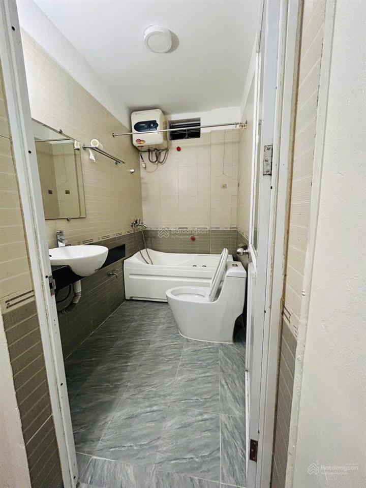 Cho thuể nhà 145 yên lạc, 35m2x5 tầng, 11 triệu/th, 3 ngủ, 3 wc, nhà đẹp mới, trung tâm