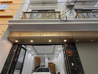 Cho thuê nhà 143 nguyễn chính, 35m2x6 tầng, 16 tr/th, 3pn, 5 wc, full đồ, thang máy, ô tô, kd tốt