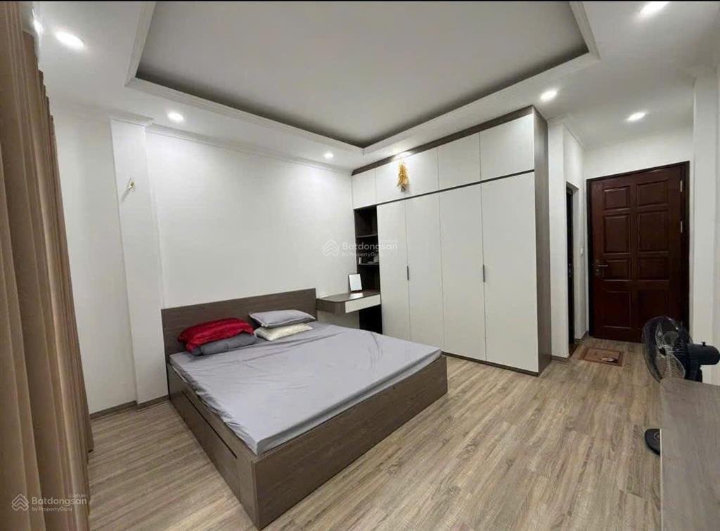 Cho thuê nhà 143 nguyễn chính, 35m2x6 tầng, 16 tr/th, 3pn, 5 wc, full đồ, thang máy, ô tô, kd tốt