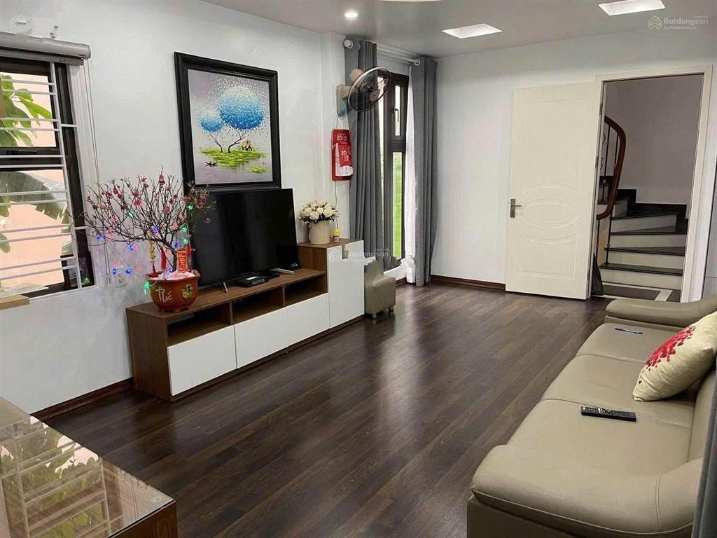 Cho thuê nhà lương khánh thiện, 36mx5 tầng 12 5 triệu/th, 4 ngủ, 4 wc, full đồ, nhà gần trường, chợ