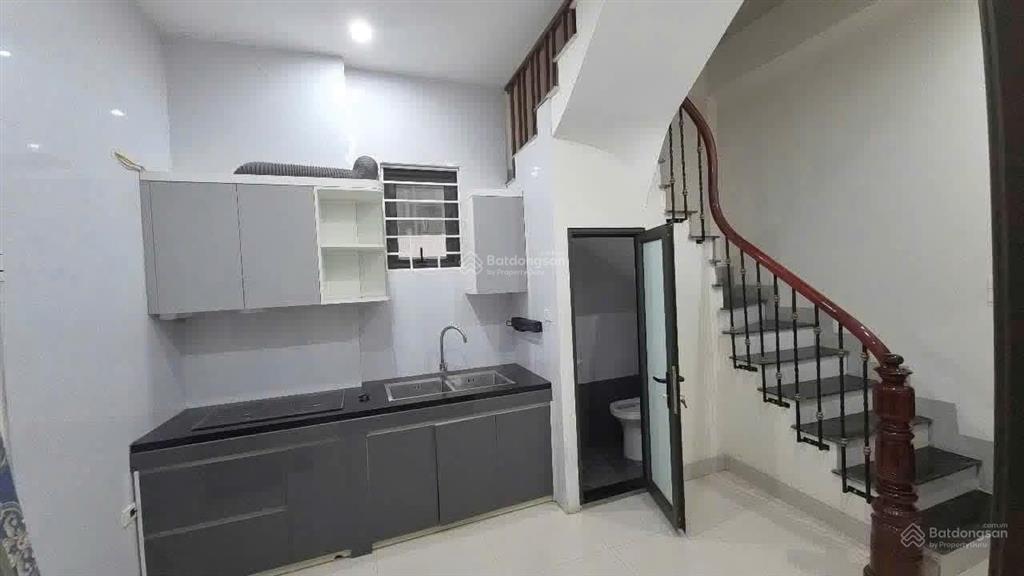 Cho thuê nhà 67 giáp bát, 22mx4 tầng, 7,5 triệu/th, 2 ngủ, 3 wc, full đồ, nhà đẹp mới gần phố