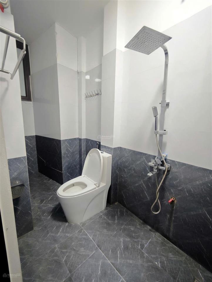 Cho thuê nhà 67 giáp bát, 22mx4 tầng, 7,5 triệu/th, 2 ngủ, 3 wc, full đồ, nhà đẹp mới gần phố