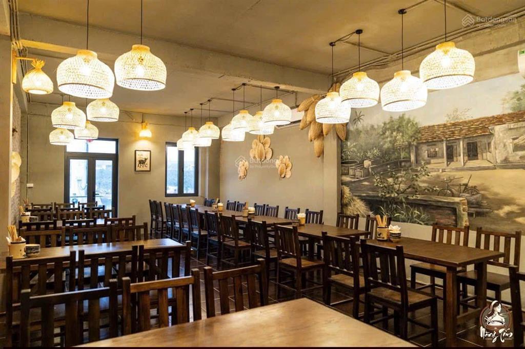 Mặt phố văn cao  mặt tiền 10m siêu rộng  kd mọi mô hình, cho thuê nhà, dt 40 m2 x 2 tầng, 35 tr