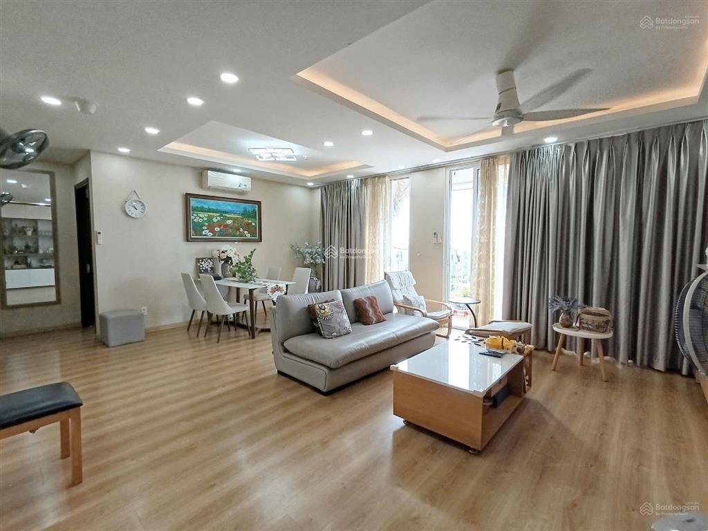 Chủ cần bán chcc flemington lê đại hành q11 dt 220m2=4pn=16tỷ. sổ hồng.  0934 144 *** hương