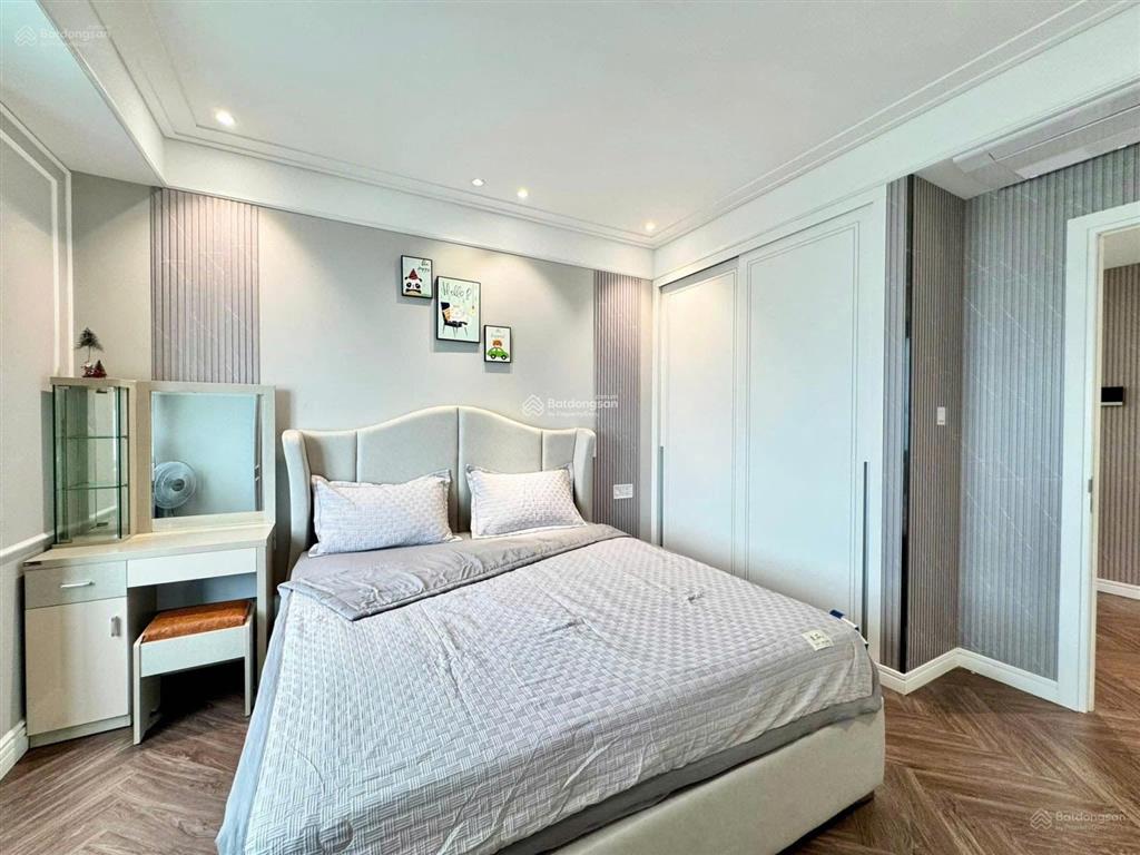 Bán căn hộ the prince ngay cầu công lý phú nhuận, dt 96m2=3pn=2wc=8tỷ9 sổ hồng.  0934 144 *** hương