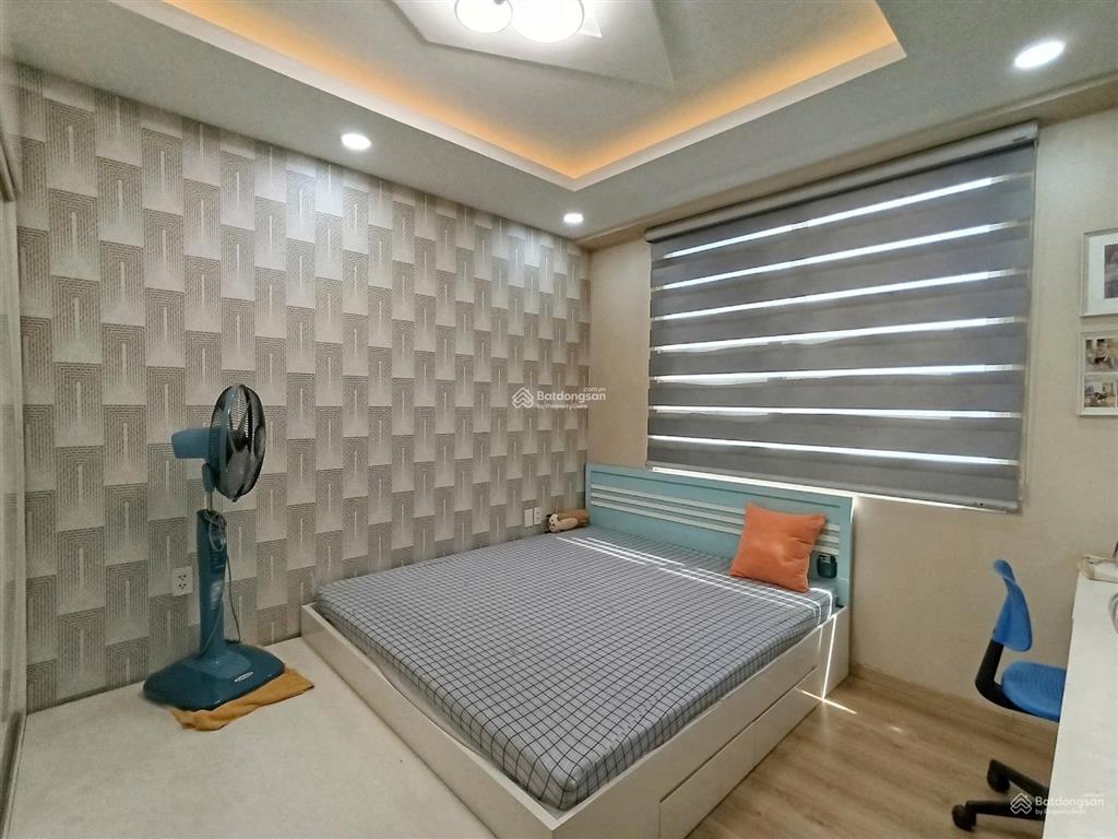 Bán căn hộ 2pn, 2wc, 74m2 giá 5tỷ4, rivera park sài gòn, thành thái, q10,  0934 144 *** hương