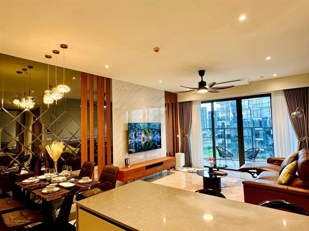 Cần bán chcc screc tower, q3 dt 92m2, 2pn, 2wc, giá bán 5 tỷ5 (sổ hồng),  0934 144 *** hương