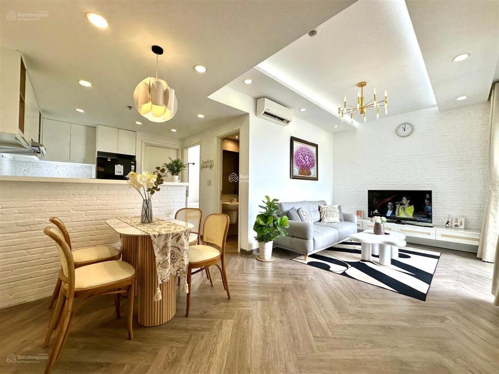 Cần bán căn hộ phú thọ, quận 11, căn góc 66m2 2pn 1wc giá 4tỷ nhà đẹp,  0934 144 *** hương