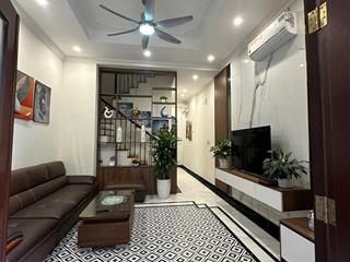 Chính chủ bán gấp căn liền kề đã hoàn thiện full 5 tầng. phân khu san hô vị trí trung tâm dự án