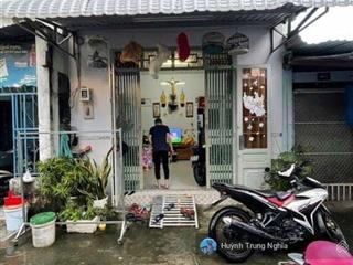 Định cư nước ngoài bán gấp căn nhà cấp 4 giá 980tr đường hương lộ 2, trung lập hạ ngay kcn tây bắc