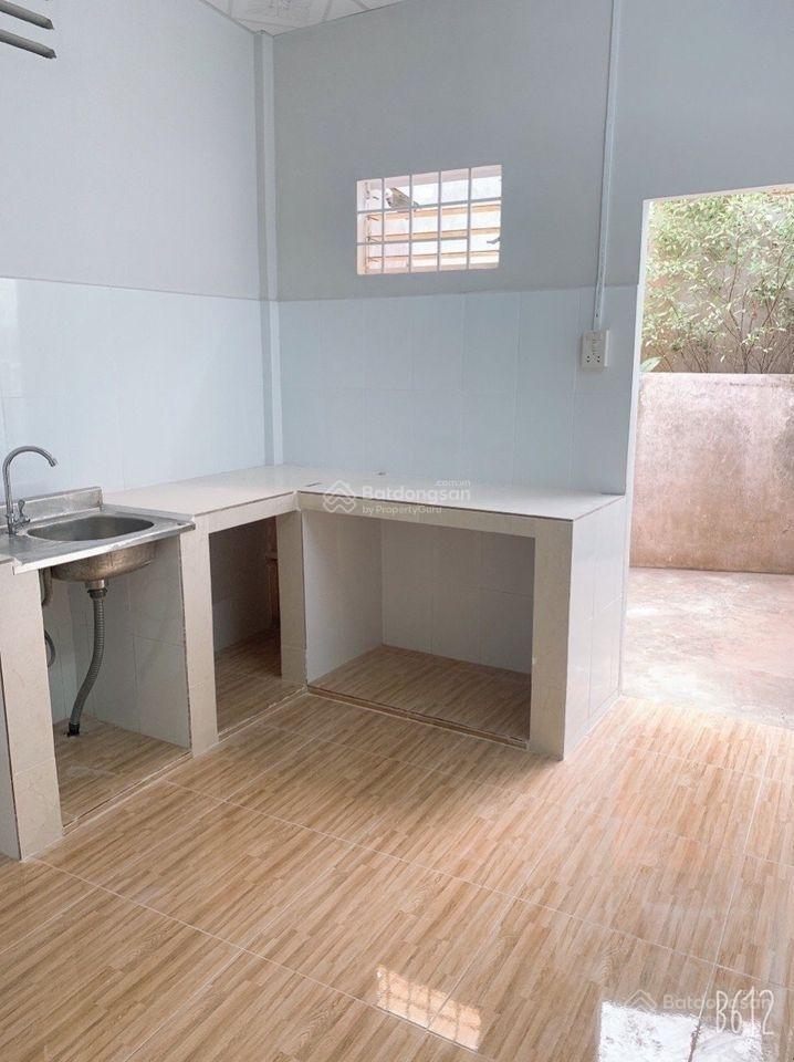 Bán nhà cấp 4 chỉ 700tr rộng rãi, thoáng mát gần chợ trảng bàng. dt 165m2, sổ hồng riêng
