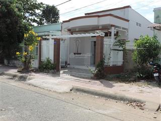 Kẹt tiền ! bán gấp căn nhà cấp 4 gần bến xe củ chi . dt 109m2, giá chỉ 1.5 tỷ , sổ hồng riêng