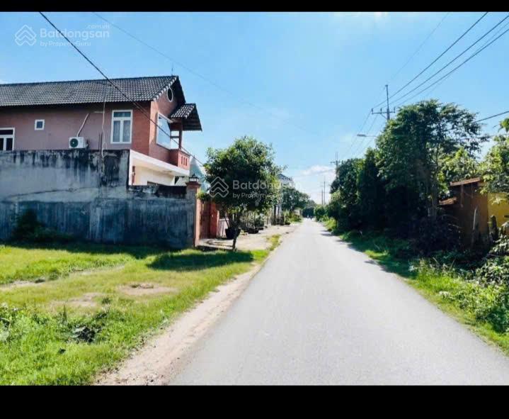 Bán đất vị trí đẹp ngay chợ việt kiều. dt 173m², giá tốt chỉ 1 tỷ 5, sổ hồng riêng