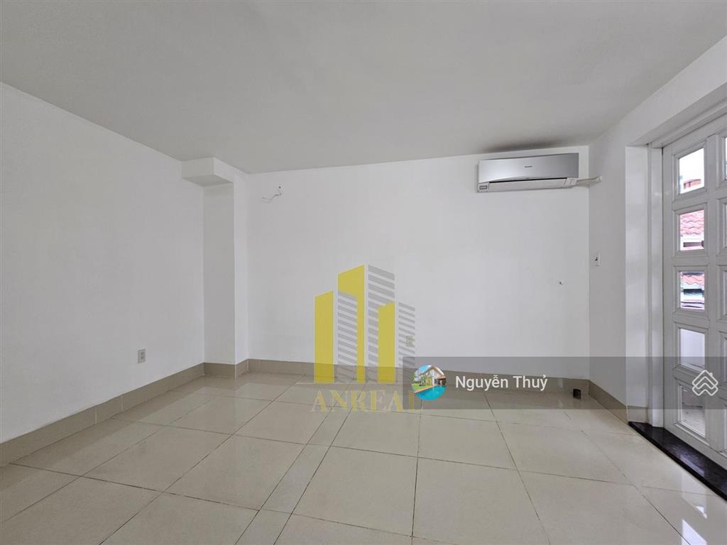 Toà nhà căn góc 3 lầu  thang máy sàn trống giá 70 triệu