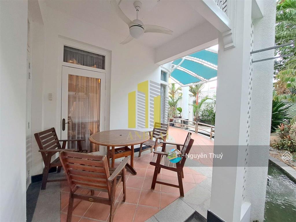 Biệt thự sân vườn 300m²  đầy đủ nội thất tiện nghi  giá 56 triệu