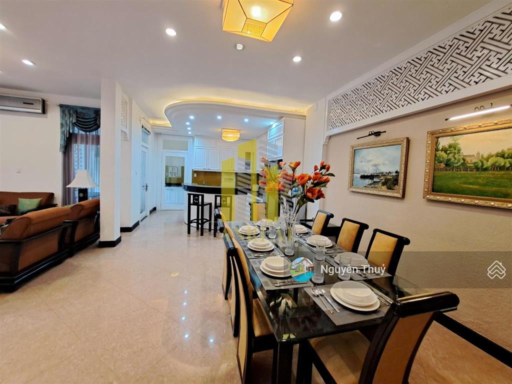Biệt thự sân vườn 300m²  đầy đủ nội thất tiện nghi  giá 56 triệu