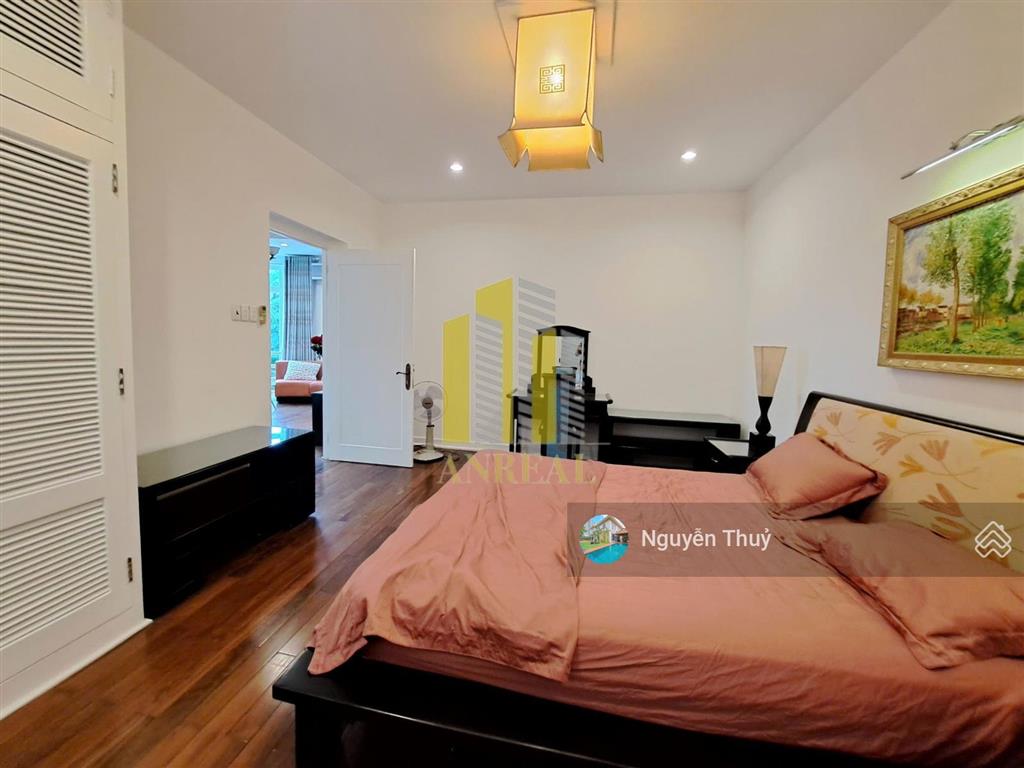 Biệt thự sân vườn 300m²  đầy đủ nội thất tiện nghi  giá 56 triệu
