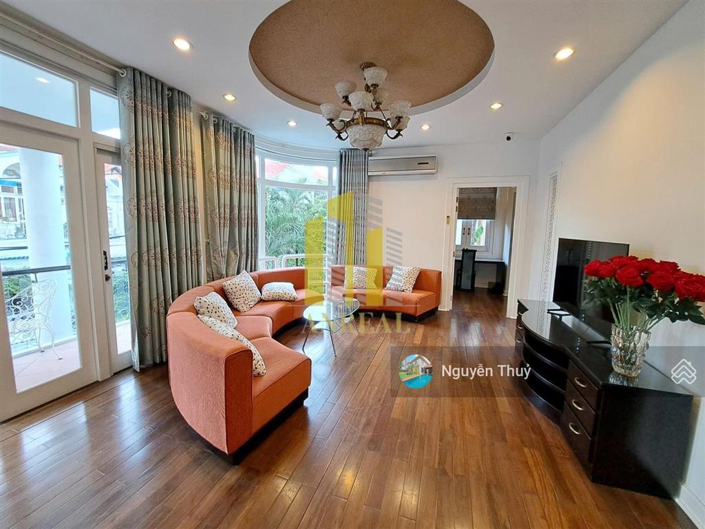 Biệt thự sân vườn 300m²  đầy đủ nội thất tiện nghi  giá 56 triệu