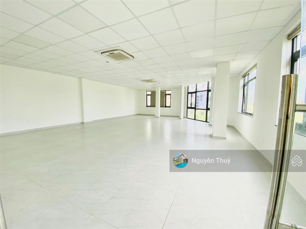 Cho thuê văn phòng 300m2 giá 60 triệu  đường 34 trần não
