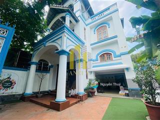 Villa 250m2 đường trần não giá 50 triệu/th  đầy đủ nội thất  sân vườn cây trái