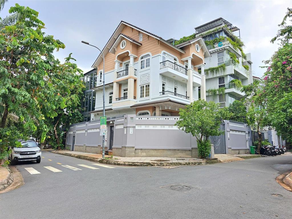 Biệt thự góc ven sông giá 80 triệu  cho thuê lâu dài mở nhà hàng cafe