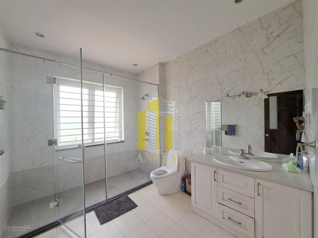Cho thuê villa trần não 4 phòng  nhà trống  đường xe hơi. giá 37 triệu