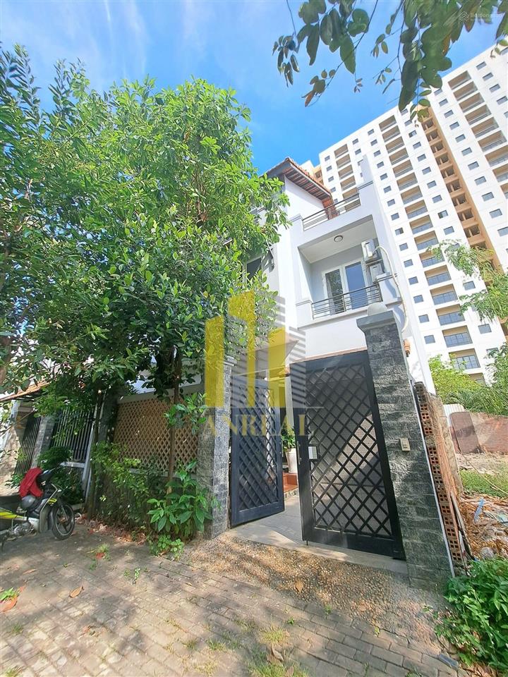 Cho thuê villa trần não 4 phòng  nhà trống  đường xe hơi. giá 37 triệu