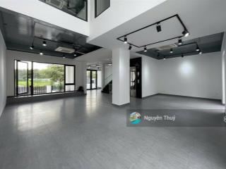 Toà văn phòng hầm 4 lầu thang máy sàn trống đường trương văn bang giá 75 triệu