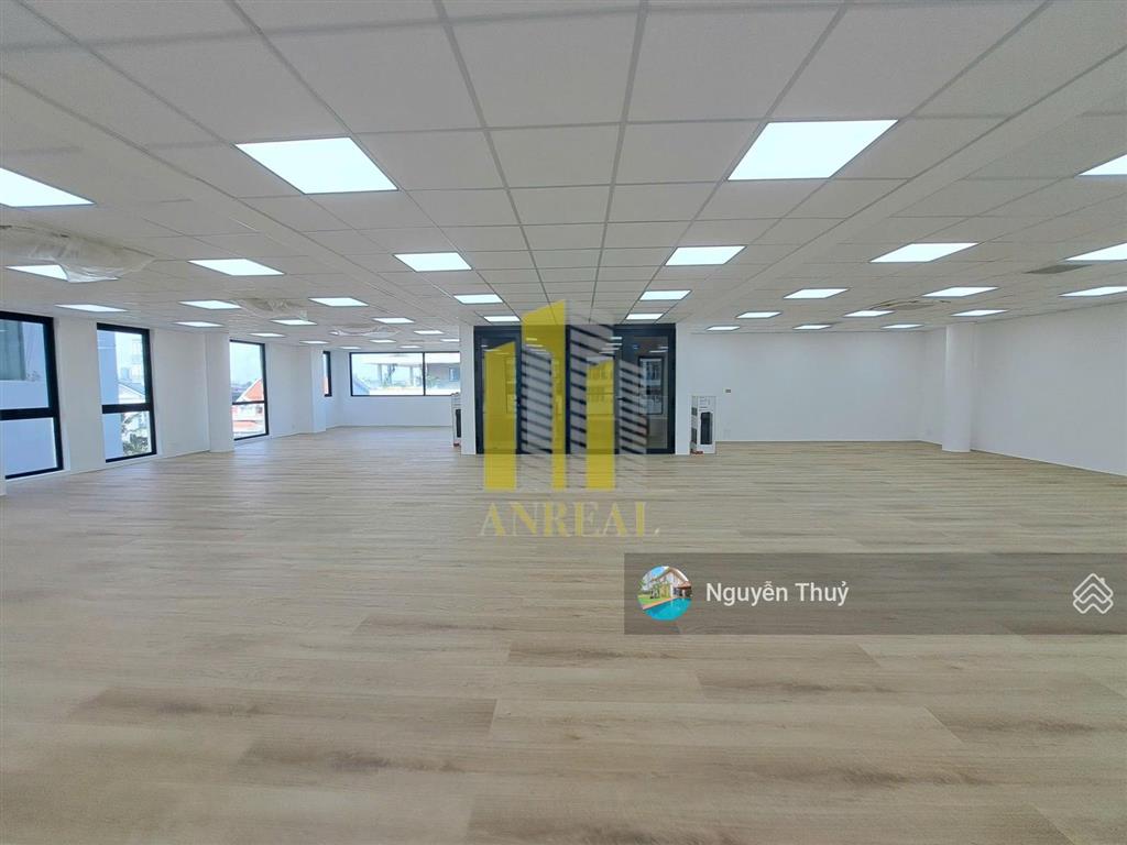 Cho thuê văn phòng thảo điền 300m² lầu 2  giá 80 triệu. sàn trống