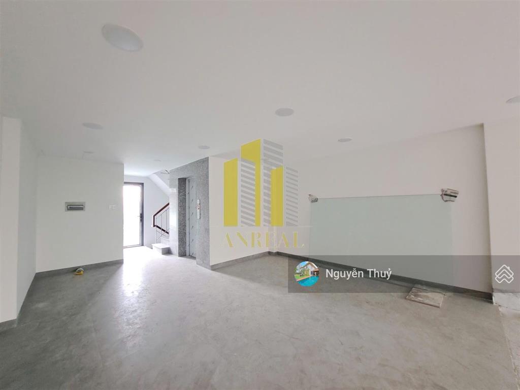 Nhà sàn trống 4 lầu  thang máy cho thuê giá 60 triệu