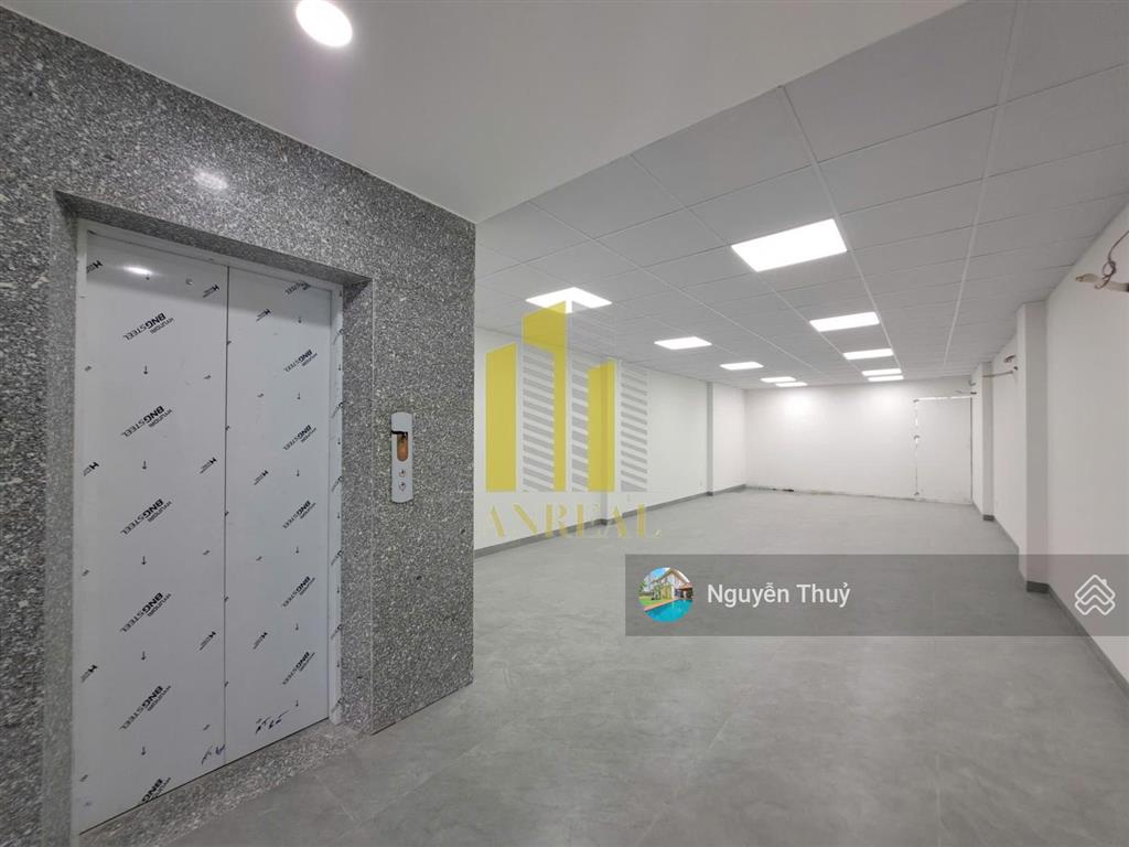 Nhà sàn trống 4 lầu  thang máy cho thuê giá 60 triệu