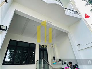 Nhà hầm trệt 1 lầu thang máy  6x23m giá 33 triệu  đường trần não