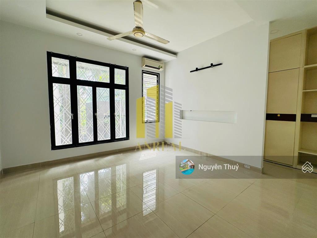 Nhà hầm trệt 1 lầu thang máy  6x23m giá 33 triệu  đường trần não
