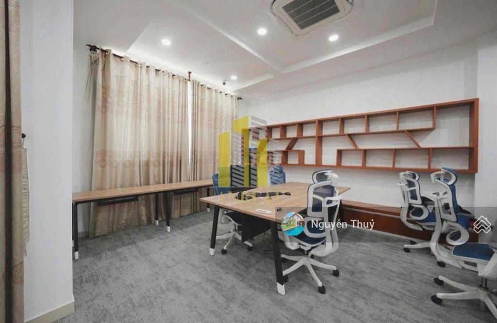 Cho thuê văn phòng full nội thất gần trần não  350m2 giá 72 triệu