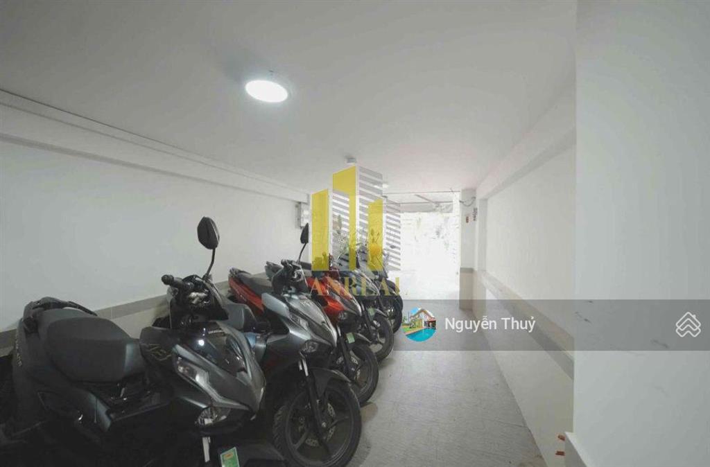Cho thuê văn phòng full nội thất gần trần não  350m2 giá 72 triệu