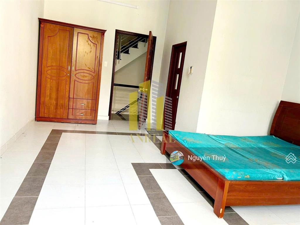 Nhà khu thảo điền 2 lầu 2 phòng giá 23 triệu