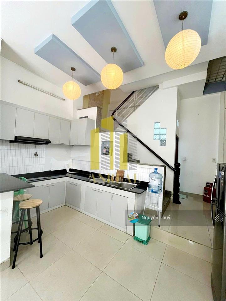 Nhà khu thảo điền 2 lầu 2 phòng giá 23 triệu