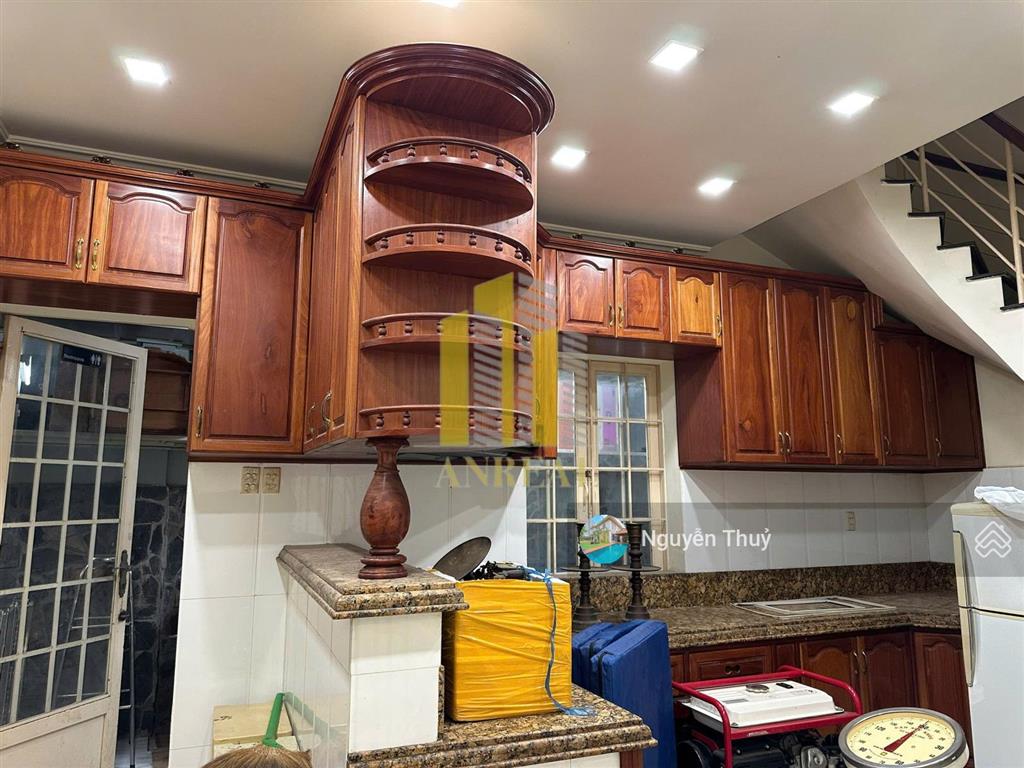 Cho thuê villa 7 phòng 10wc  phường bình trưng giá 80 triệu