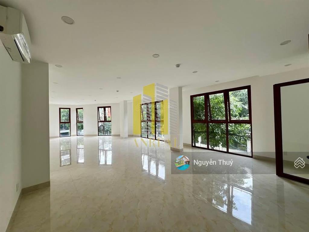 Cho thuê văn phòng căn góc 160m2 giá 35 triệu sàn trống  thang máy