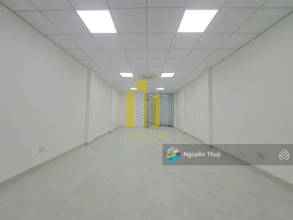 Toà văn phòng sàn trống đường lương định của có thang máy giá 65 triệu