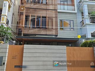 Villa thảo điền 10x11m thiết kế hiện đại  đầy đủ nội thất