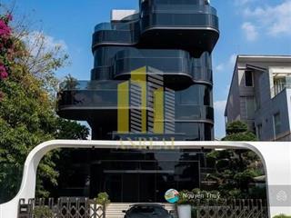 Toà văn phòng hiện đại đường trần não  3000m2  5 lầu giá 650 triệu/th