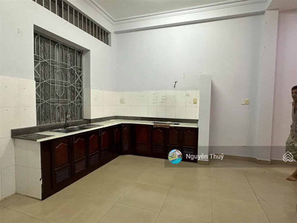 Cho thuê nhà chính chủ 5/6 đường 27 trần não 5x16m sân rộng giá 20 triệu