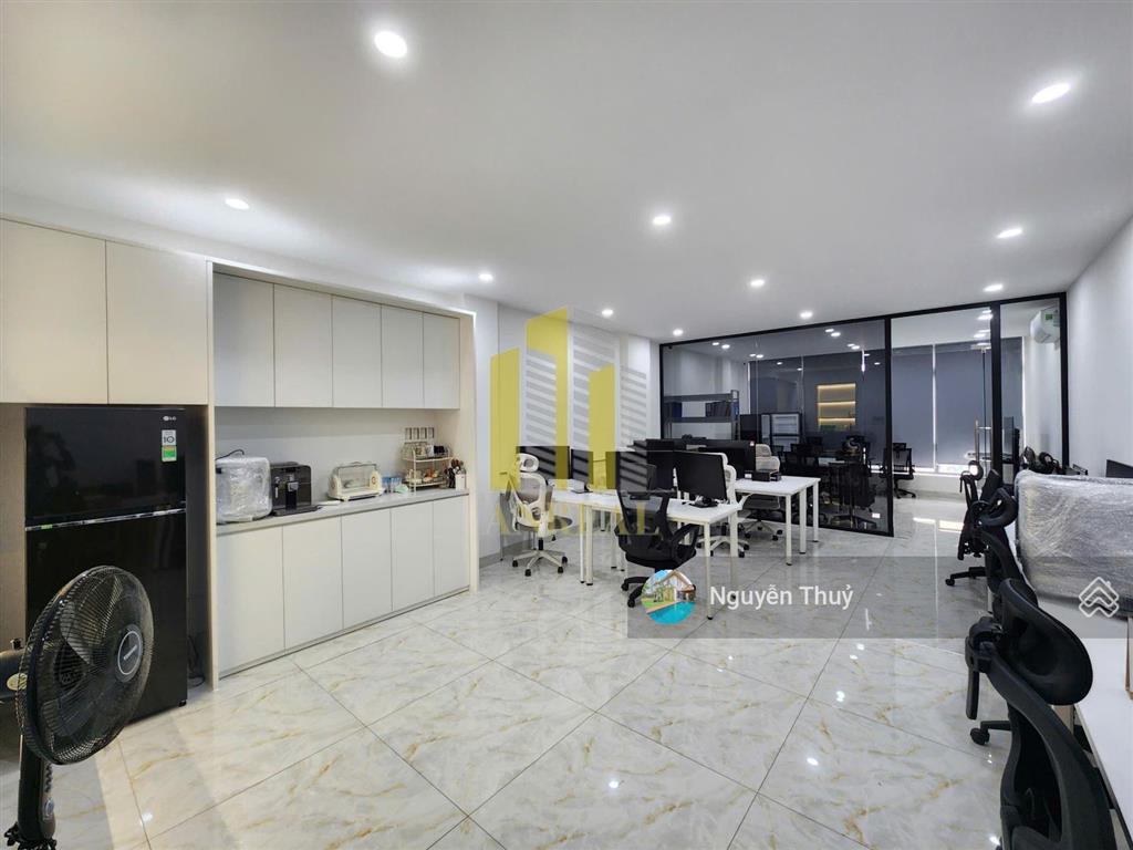 Cho thuê văn phòng mặt tiền đầy đủ nội thất như hình  giá 15 triệu