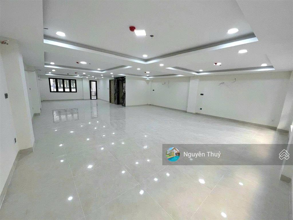 Cho thuê tòa văn phòng khu an phú dt 950m²  thang máy giá 100 triệu
