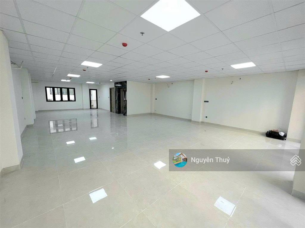 Cho thuê tòa văn phòng khu an phú dt 950m²  thang máy giá 100 triệu